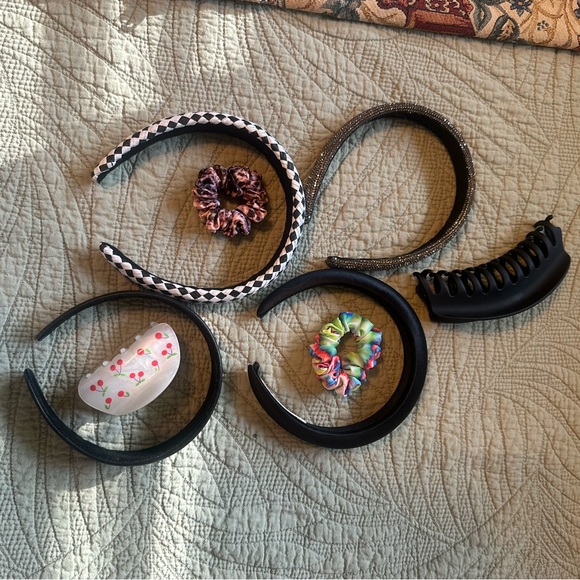 Jennifer Behr Accessories - Set of 8 Hair Accessories
